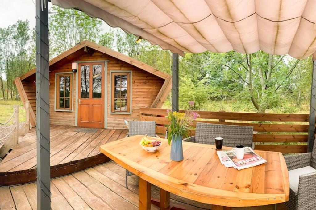 Chalet Wooden Tiny House Glamping With Hot Tub 1 *