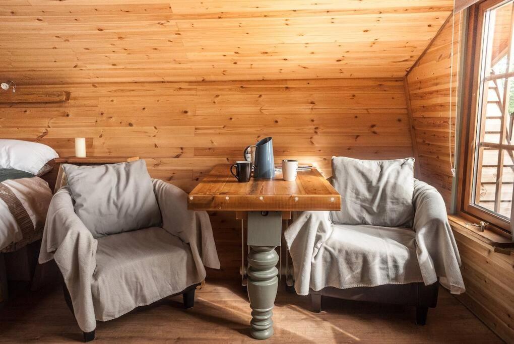 Chalet Wooden Tiny House Glamping With Hot Tub 1