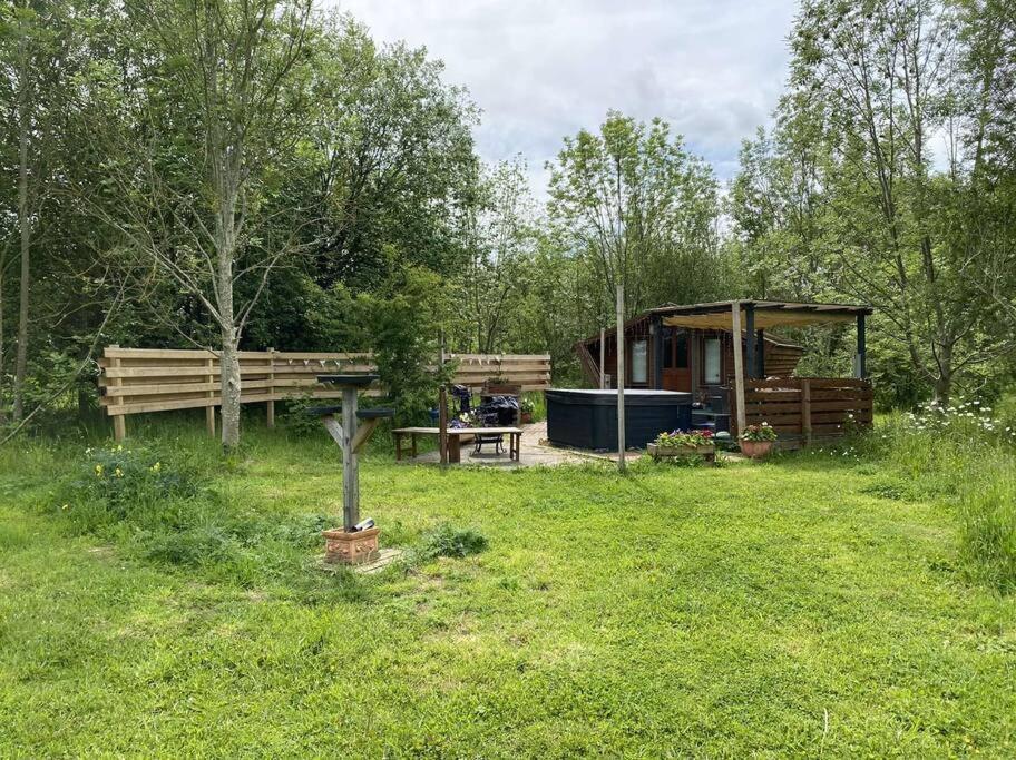 Wooden Tiny House Glamping With Hot Tub 1