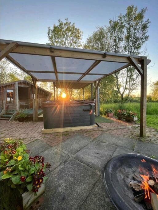 Wooden Tiny House Glamping With Hot Tub 1